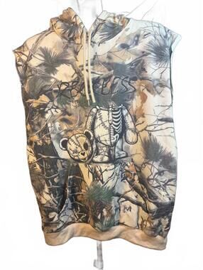 Fresh Laundry sz XL Sleeveless Hoodie with Teddy Bear Skeleton Print Real tree